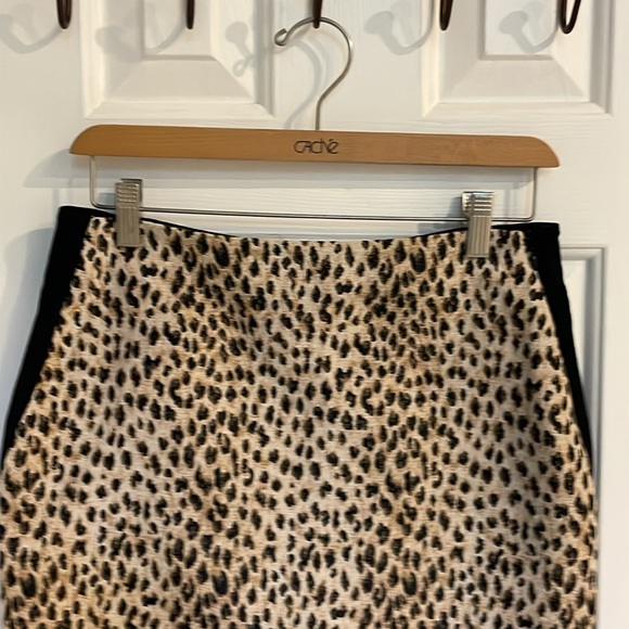 Diane von Furstenberg Beige Leopard Print Pencil Skirt w/ Black Back - Picture 2 of 11